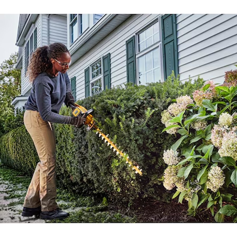 Dewalt DCMHT573N Cordless Hedge Trimmer 60V (Bare) | Dewalt by KHM Megatools Corp. Dewalt DCMHT573N Cordless Hedge Trimmer 60V (Bare) | Dewalt by KHM Megatools Corp.