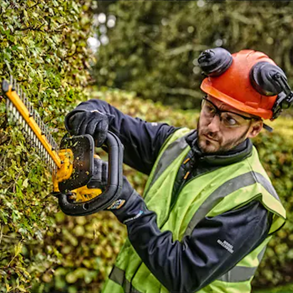 Dewalt DCMHT563N Cordless Hedge Trimmer 20V (Bare) | Dewalt by KHM Megatools Corp. Dewalt DCMHT563N Cordless Hedge Trimmer 20V (Bare) | Dewalt by KHM Megatools Corp.