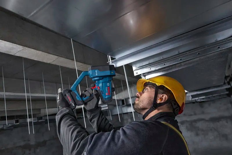 Bosch GGC 18V-12 Cordless Threaded Rod Cutter