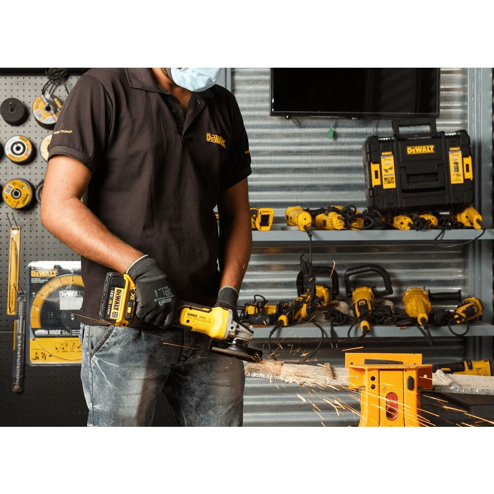 Dewalt dcg405p2 best sale