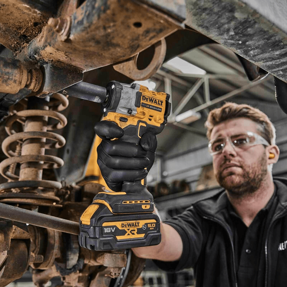 Dewalt DCF921N 20V Cordless Impact Wrench 1/2" (Atomic) [Bare] 406Nm - KHM Megatools Corp.